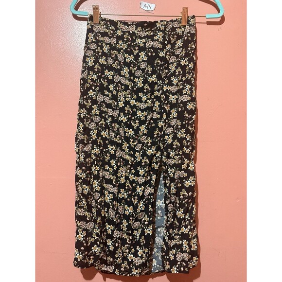Ivy & Main Womens Skirt S Small Black Floral Mid Length Bottom - Picture 1 of 7